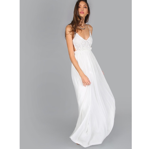 Backless Lace Detail White Maxi Dress - Picture 4 of 17